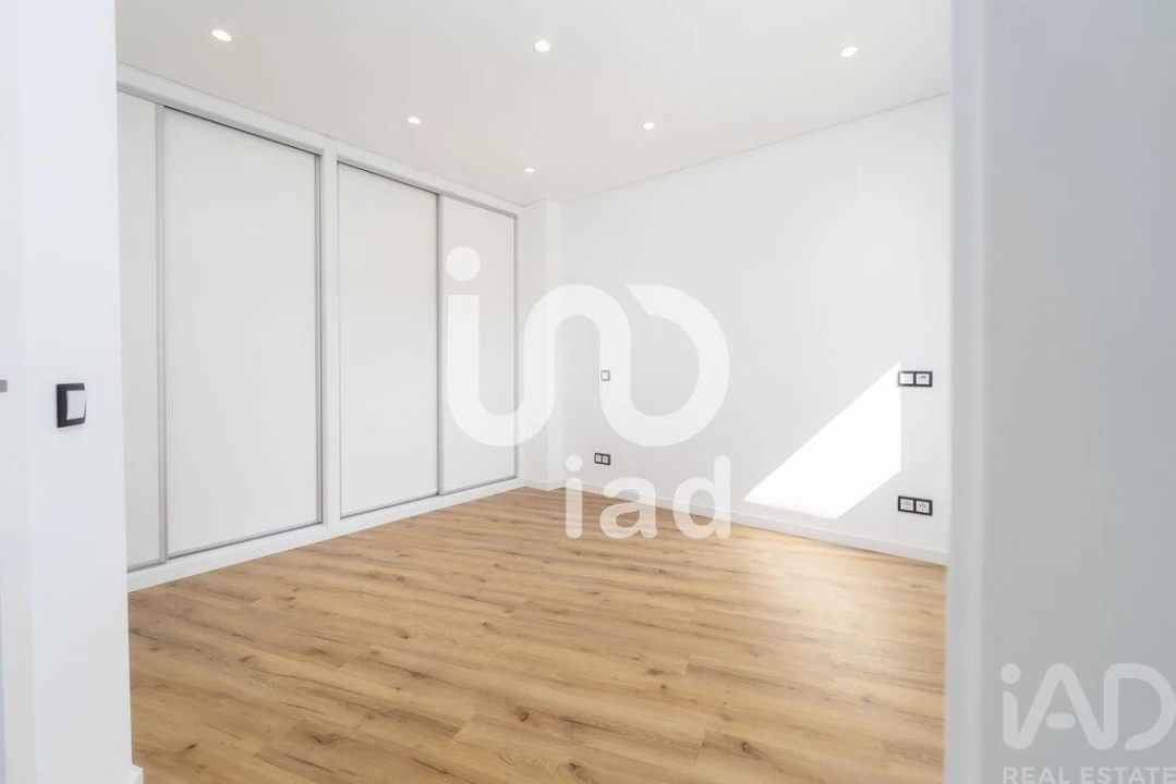 Apartamento T3 para Venda em Faro (Sé e São Pedro) Foto 12