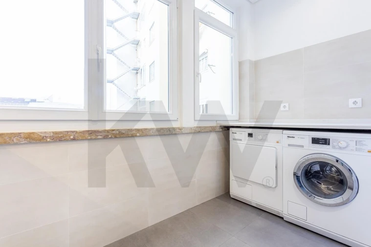 Apartamento T4 para Arrendamento em Arroios Foto 28