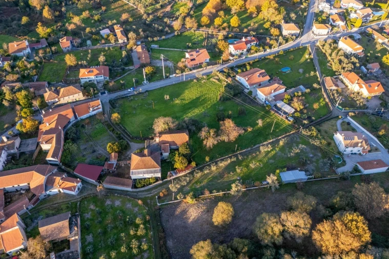 Moradia T6 para Venda em Queirã Foto 2