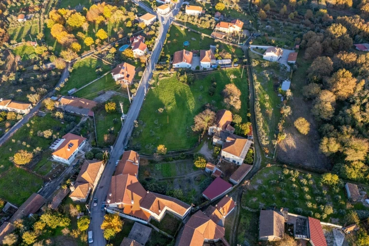 Moradia T6 para Venda em Queirã Foto 49