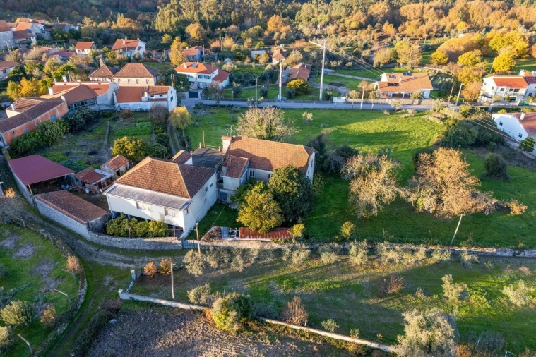 Moradia T6 para Venda em Queirã Foto 41