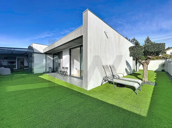 Moradia T3 para Venda em Vila de Cucujães Foto 2