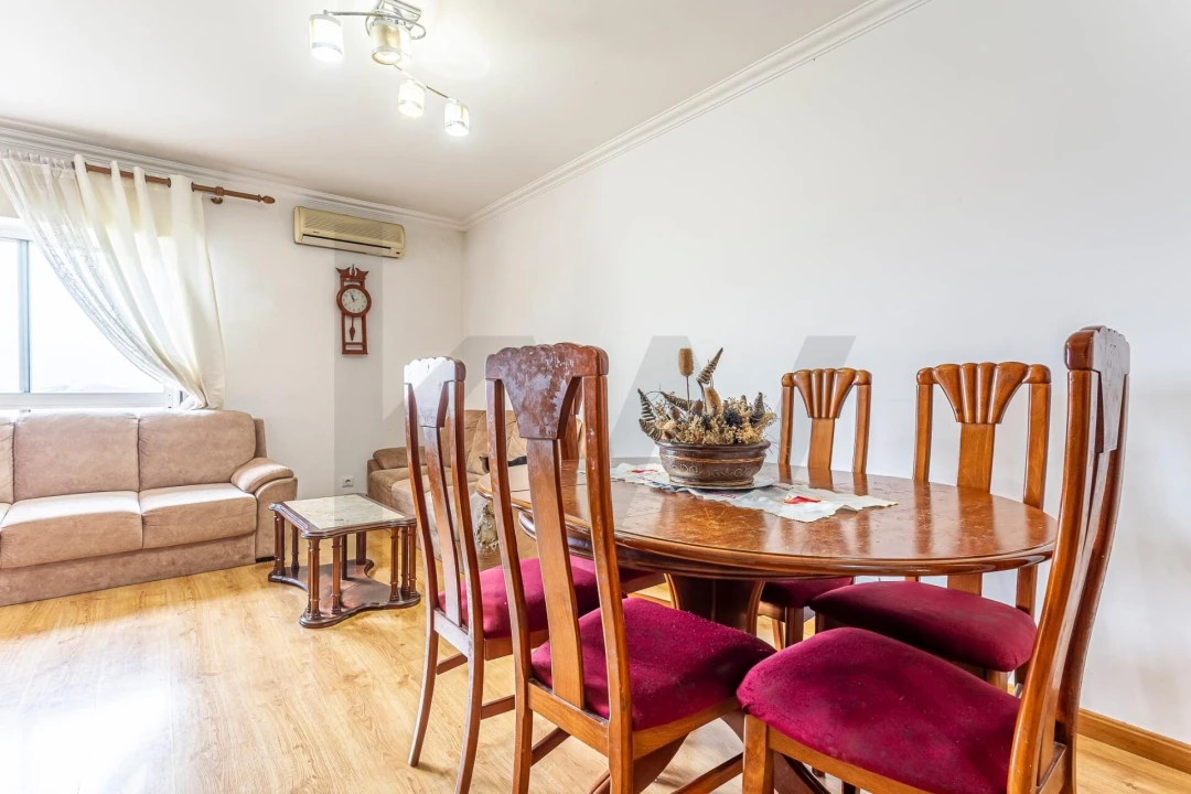 Apartamento T3 para Venda em Carregado e Cadafais Foto 11