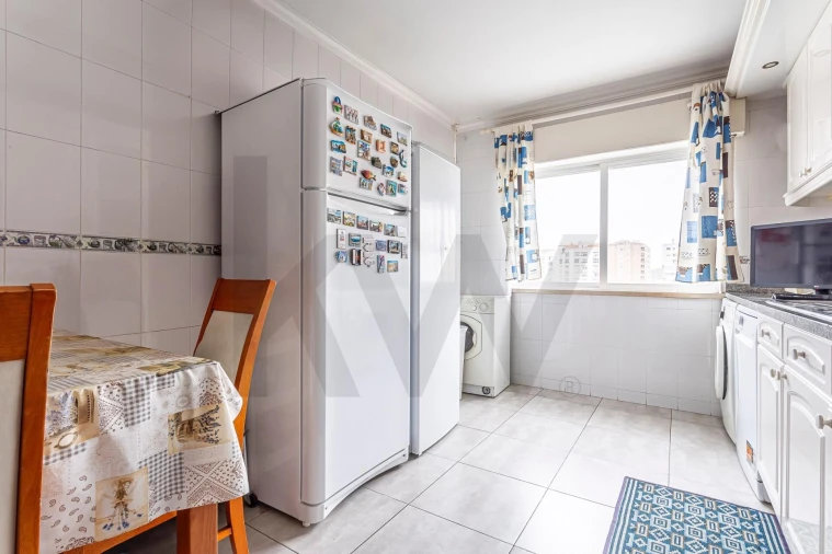 Apartamento T3 para Venda em Carregado e Cadafais Foto 14