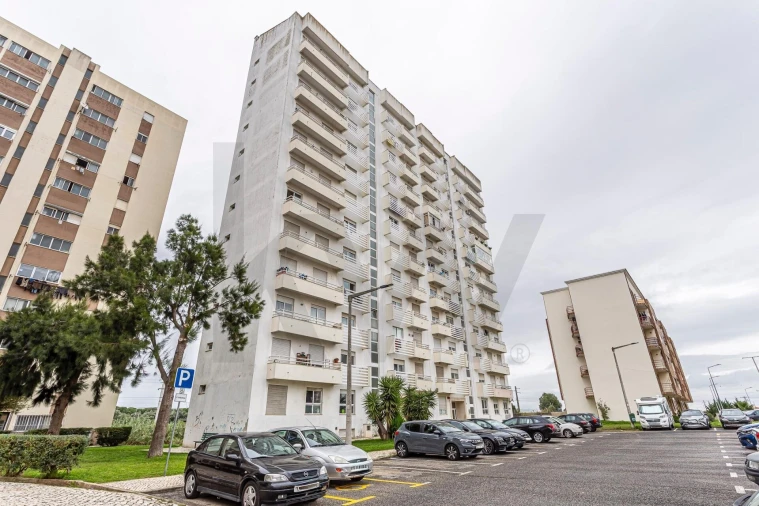 Apartamento T3 para Venda em Carregado e Cadafais Foto 1