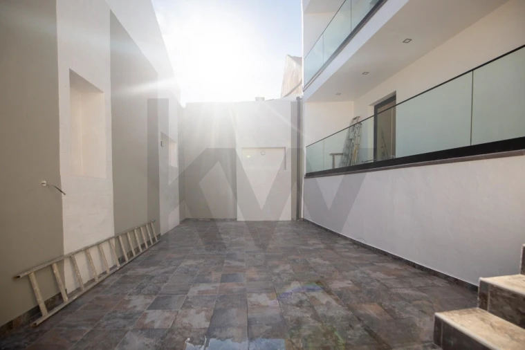 Moradia T4 para Venda em Encarnação Foto 29