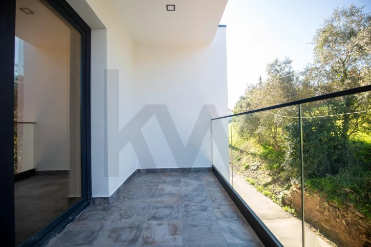 Moradia T4 para Venda em Encarnação Foto 21