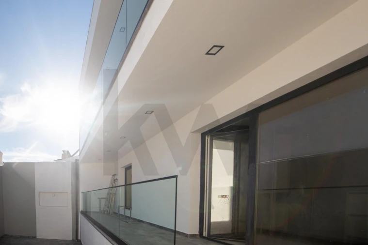 Moradia T4 para Venda em Encarnação Foto 30