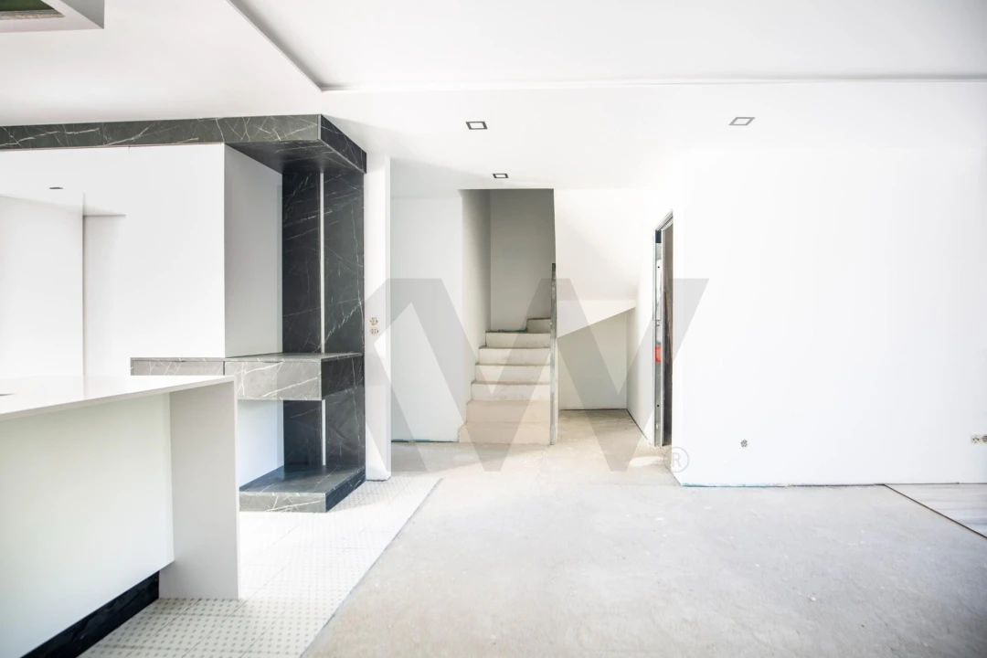 Moradia T4 para Venda em Encarnação Foto 2