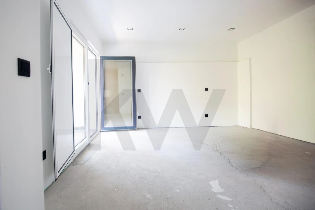 Moradia T4 para Venda em Encarnação Foto 18