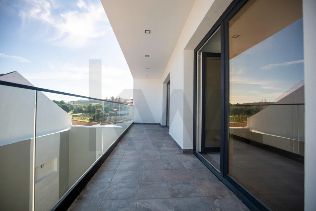 Moradia T4 para Venda em Encarnação Foto 23