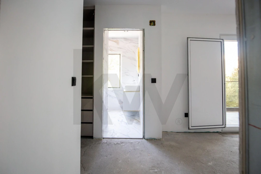 Moradia T4 para Venda em Encarnação Foto 13