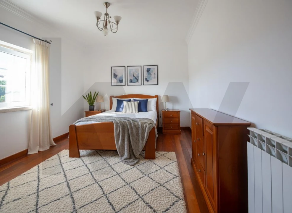 Moradia T5 para Venda em Santo Isidoro Foto 9