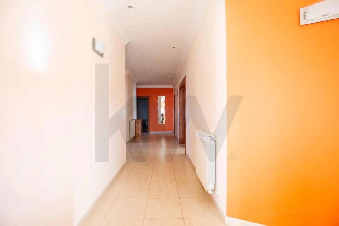 Moradia T5 para Venda em Santo Isidoro Foto 4