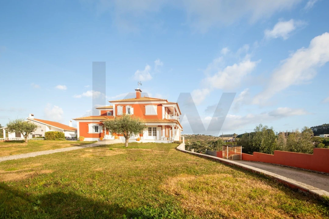 Moradia T5 para Venda em Santo Isidoro Foto 2