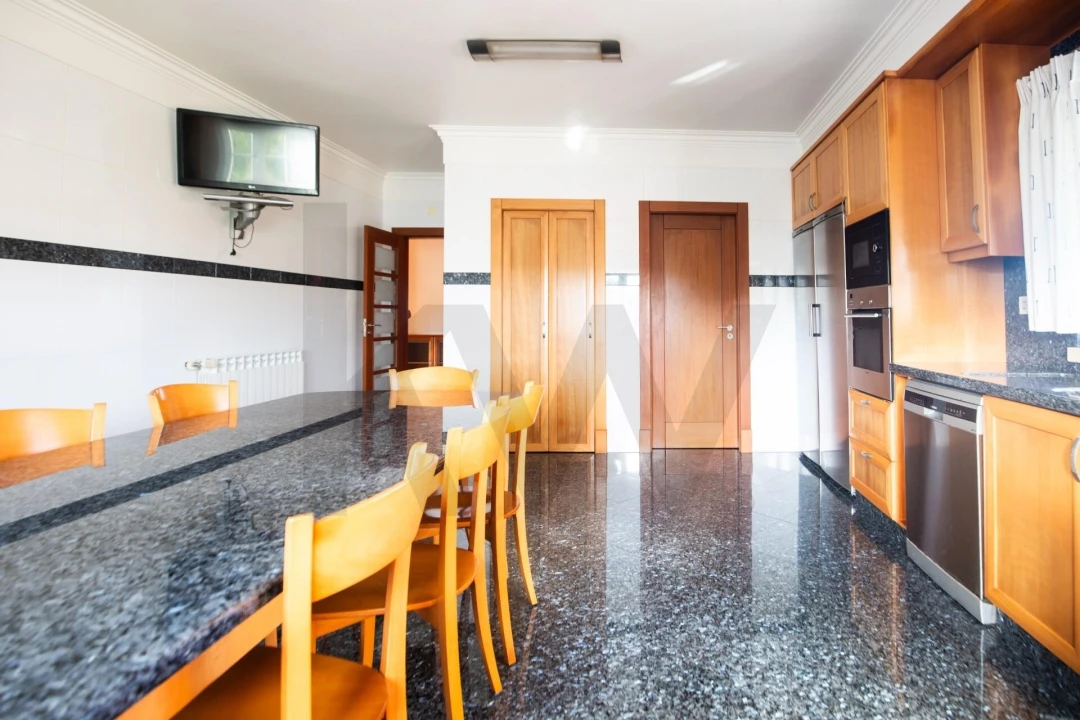 Moradia T5 para Venda em Santo Isidoro Foto 17