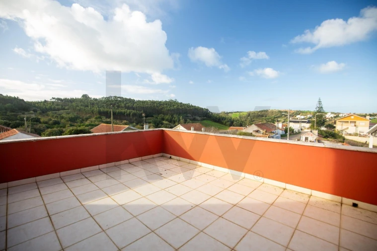 Moradia T5 para Venda em Santo Isidoro Foto 40