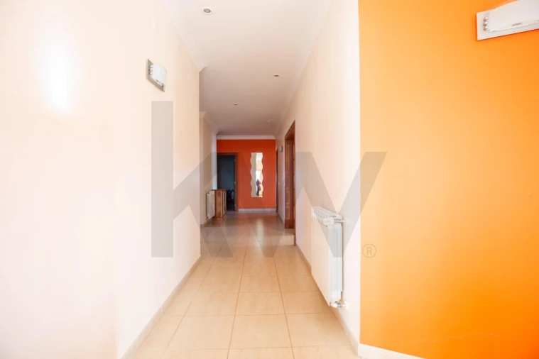 Moradia T5 para Venda em Santo Isidoro Foto 4