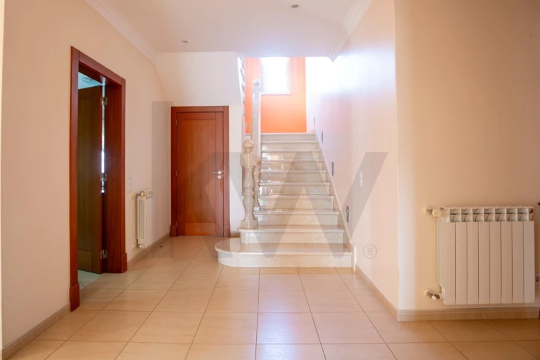 Moradia T5 para Venda em Santo Isidoro Foto 11