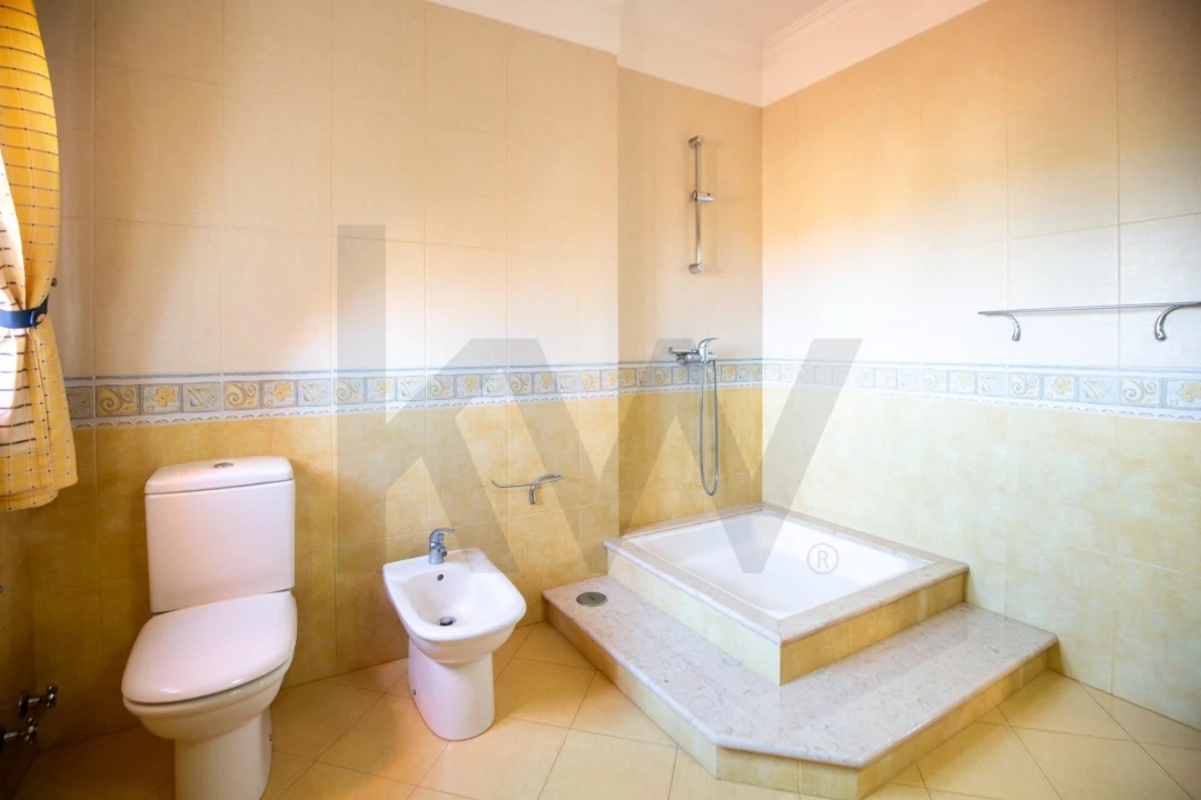 Moradia T5 para Venda em Santo Isidoro Foto 28