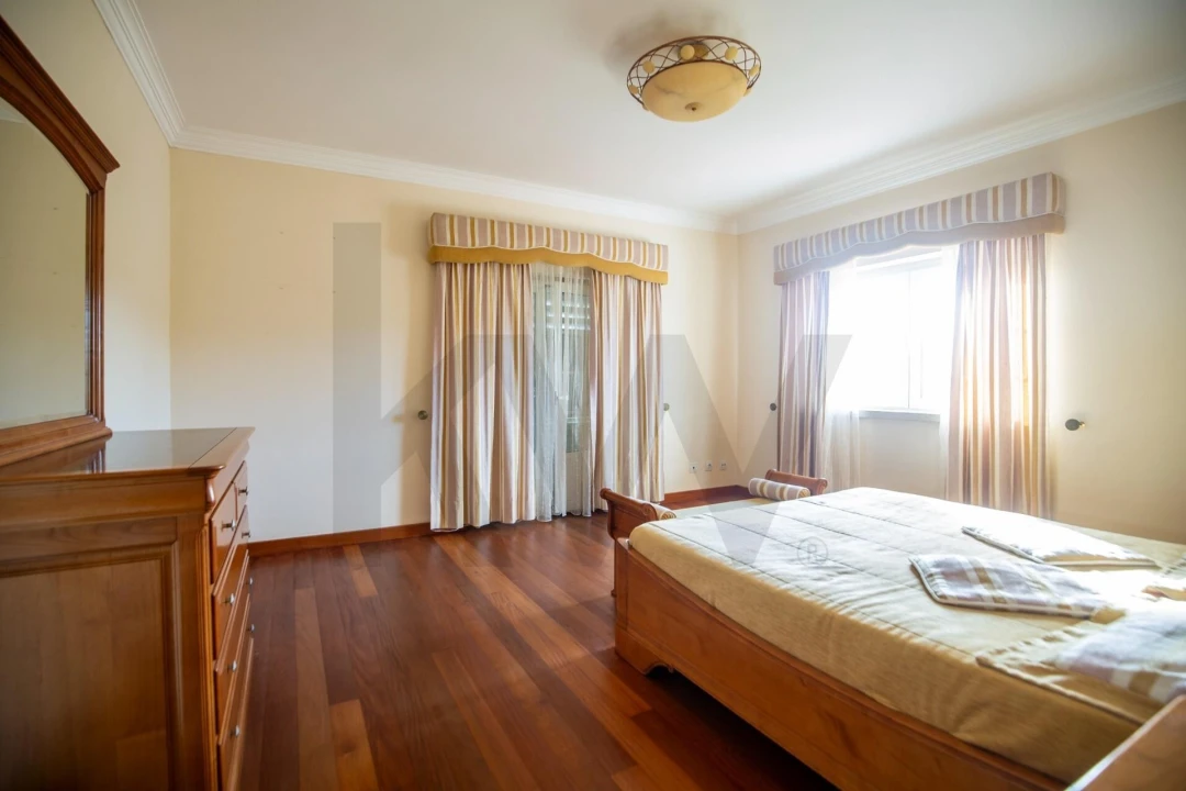 Moradia T5 para Venda em Santo Isidoro Foto 38