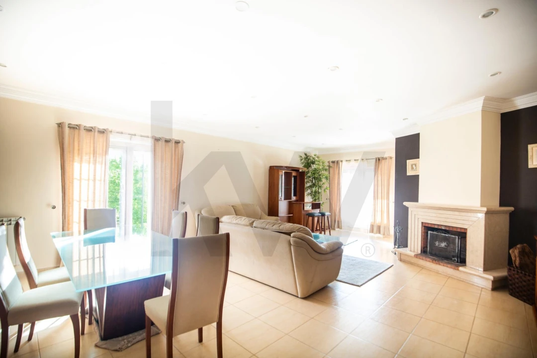 Moradia T5 para Venda em Santo Isidoro Foto 8