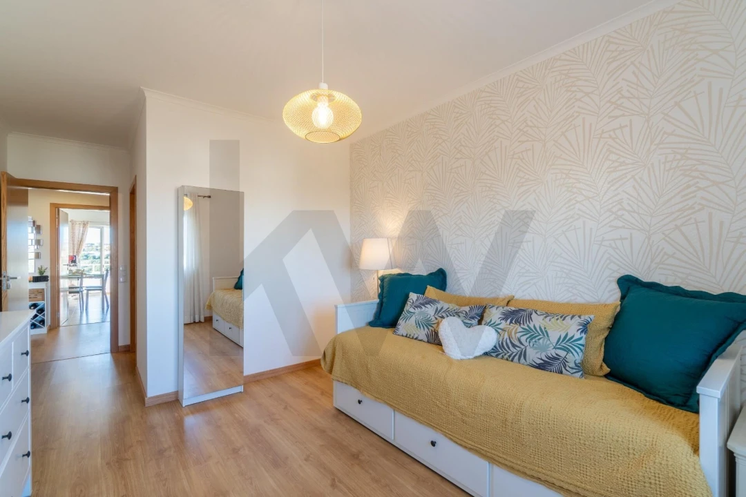 Apartamento T2 para Venda em Quelfes Foto 30