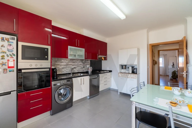 Apartamento T2 para Venda em Quelfes Foto 39