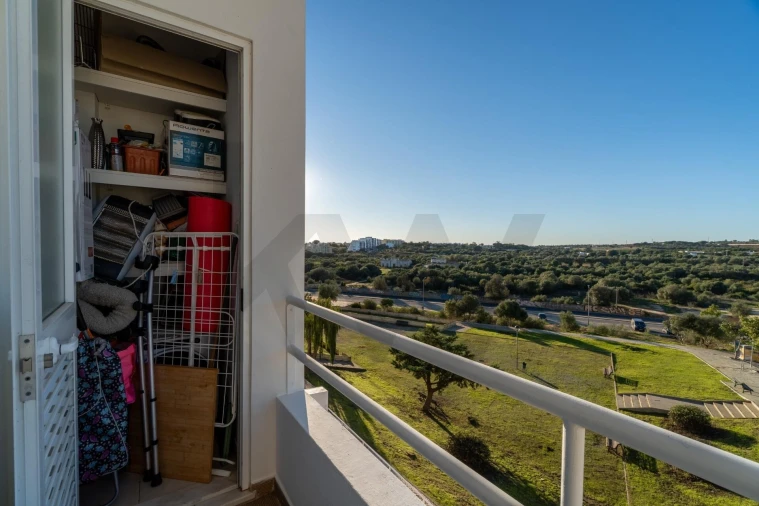 Apartamento T2 para Venda em Quelfes Foto 42