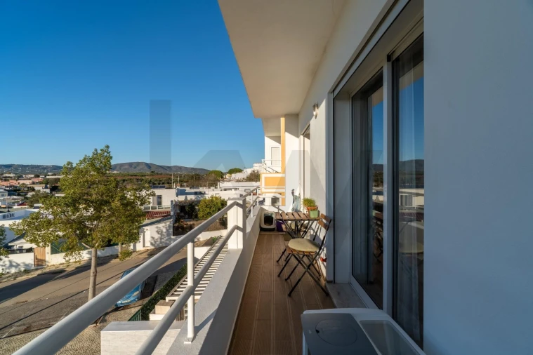 Apartamento T2 para Venda em Quelfes Foto 43