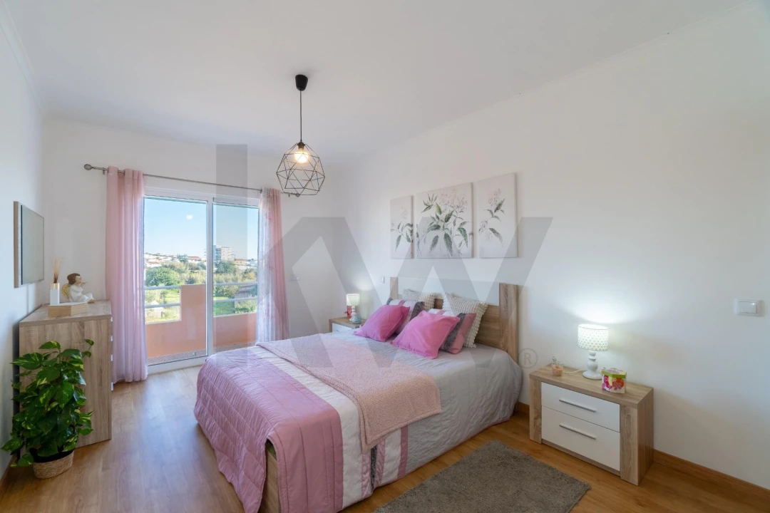 Apartamento T2 para Venda em Quelfes Foto 20