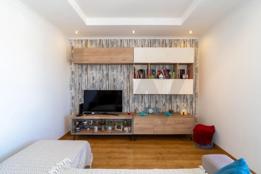 Apartamento T2 para Venda em Quelfes Foto 15