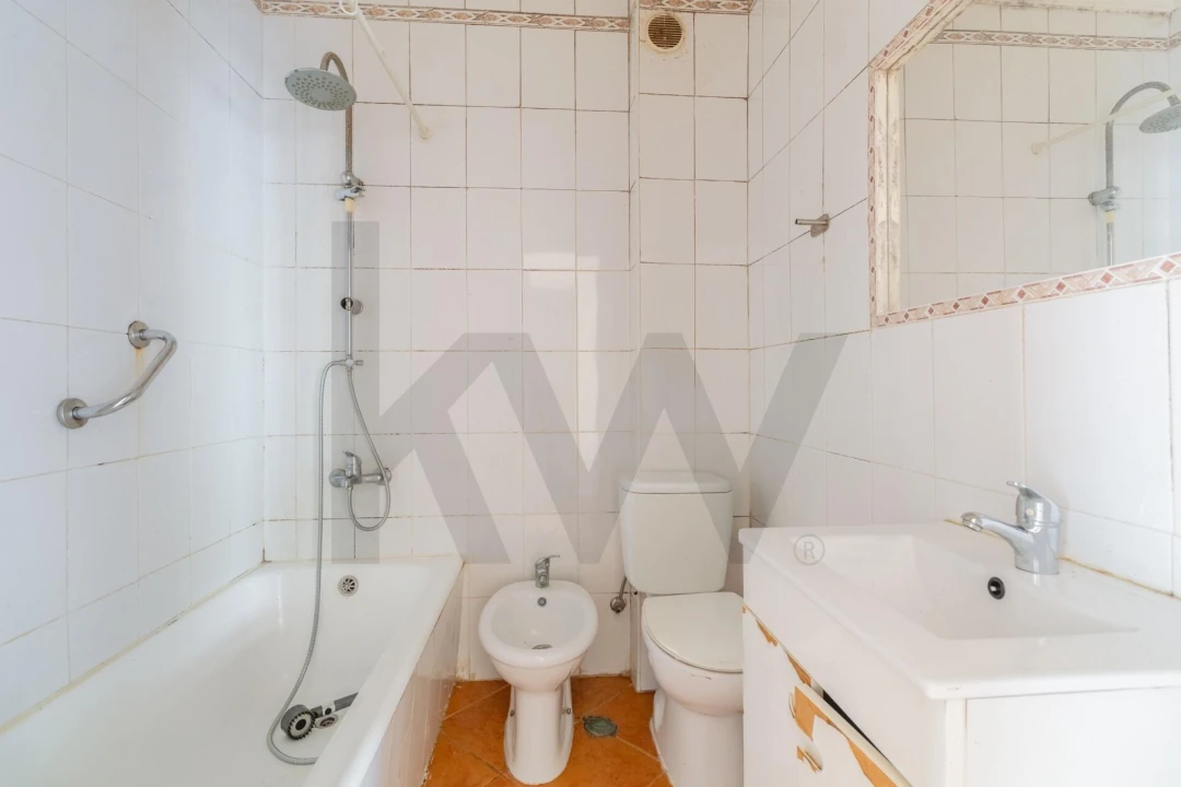 Moradia T6 para Venda em Porto Salvo Foto 13