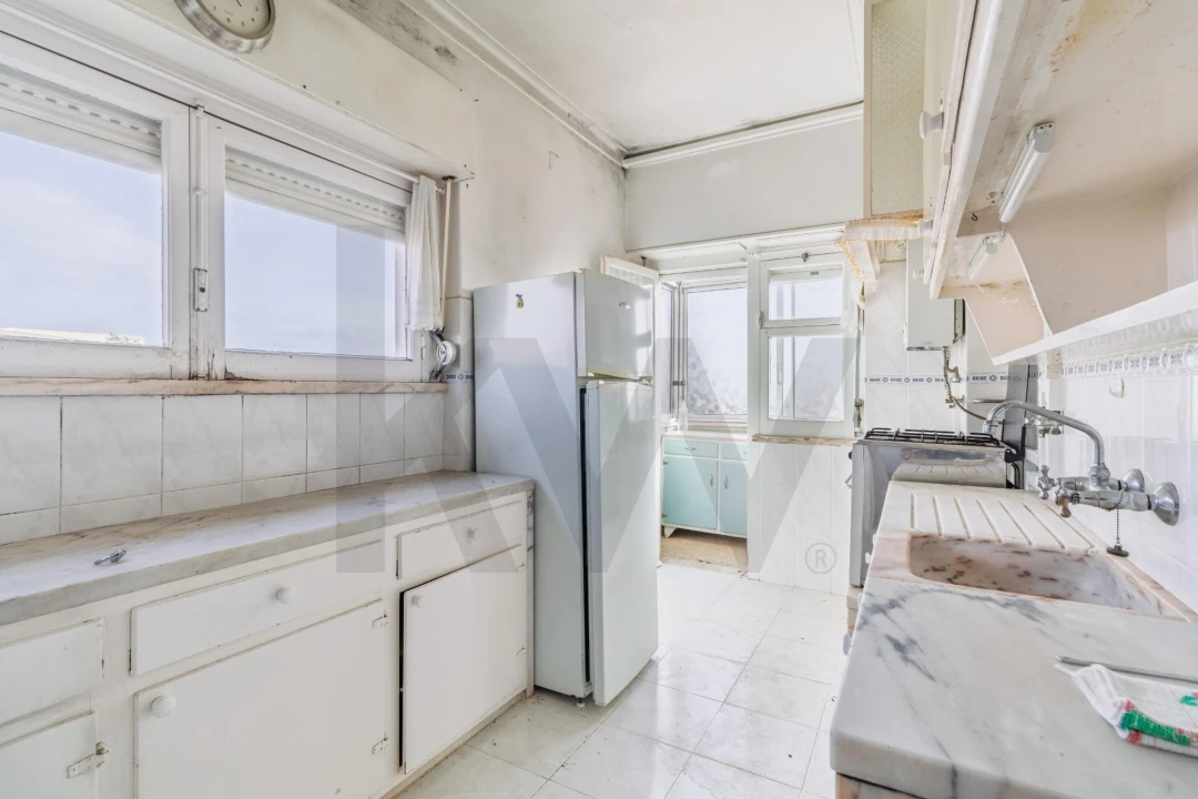 Moradia T6 para Venda em Porto Salvo Foto 36