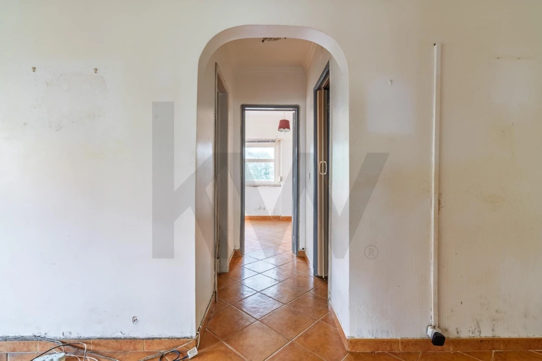 Moradia T6 para Venda em Porto Salvo Foto 8