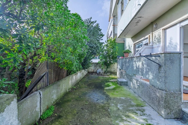 Moradia T6 para Venda em Porto Salvo Foto 21