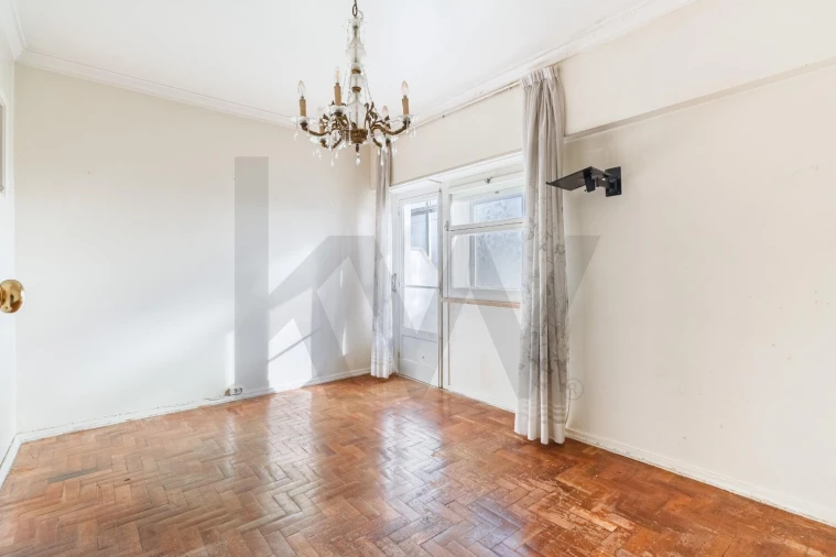 Moradia T6 para Venda em Porto Salvo Foto 40