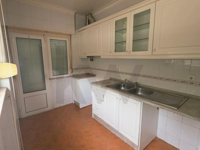 Moradia T6 para Venda em Porto Salvo Foto 15