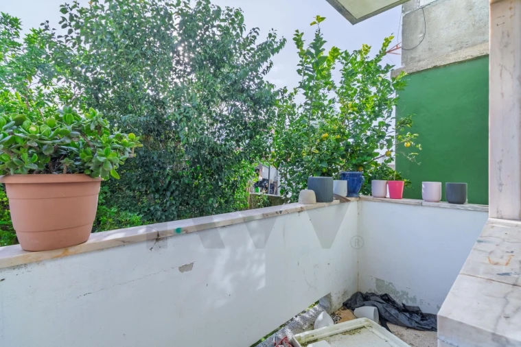 Moradia T6 para Venda em Porto Salvo Foto 11