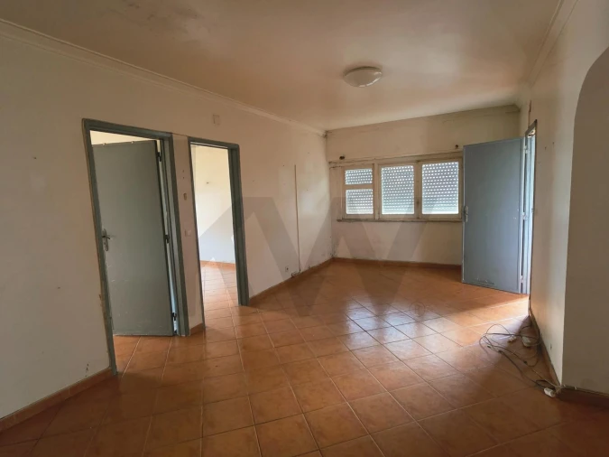 Moradia T6 para Venda em Porto Salvo Foto 17