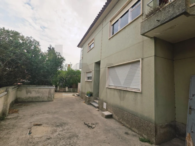 Moradia T6 para Venda em Porto Salvo Foto 5