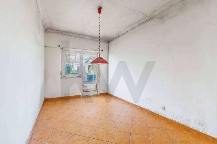 Moradia T6 para Venda em Porto Salvo Foto 4