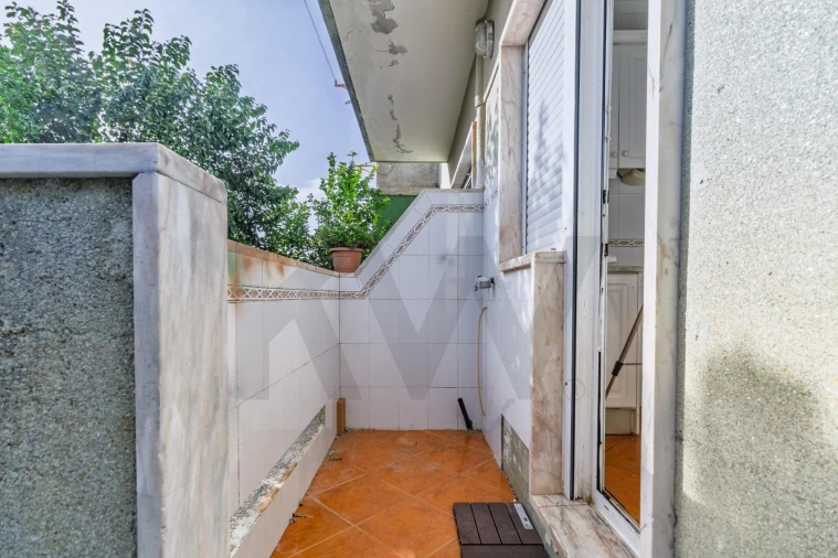 Moradia T6 para Venda em Porto Salvo Foto 19