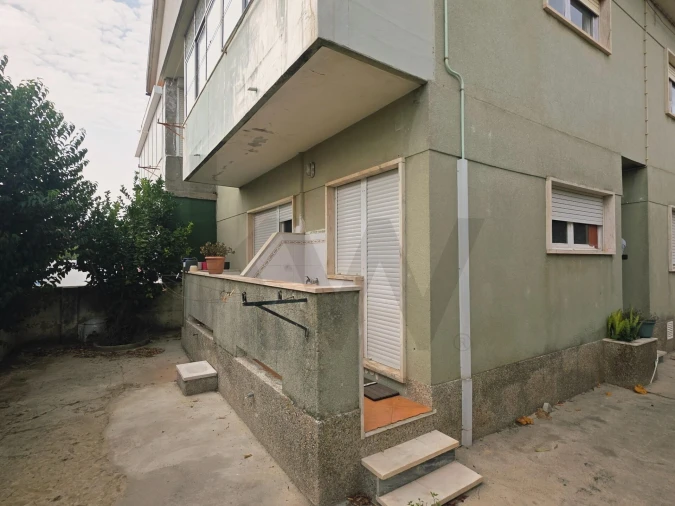 Moradia T6 para Venda em Porto Salvo Foto 6