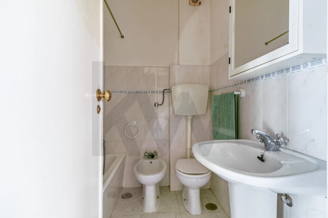 Moradia T6 para Venda em Porto Salvo Foto 44