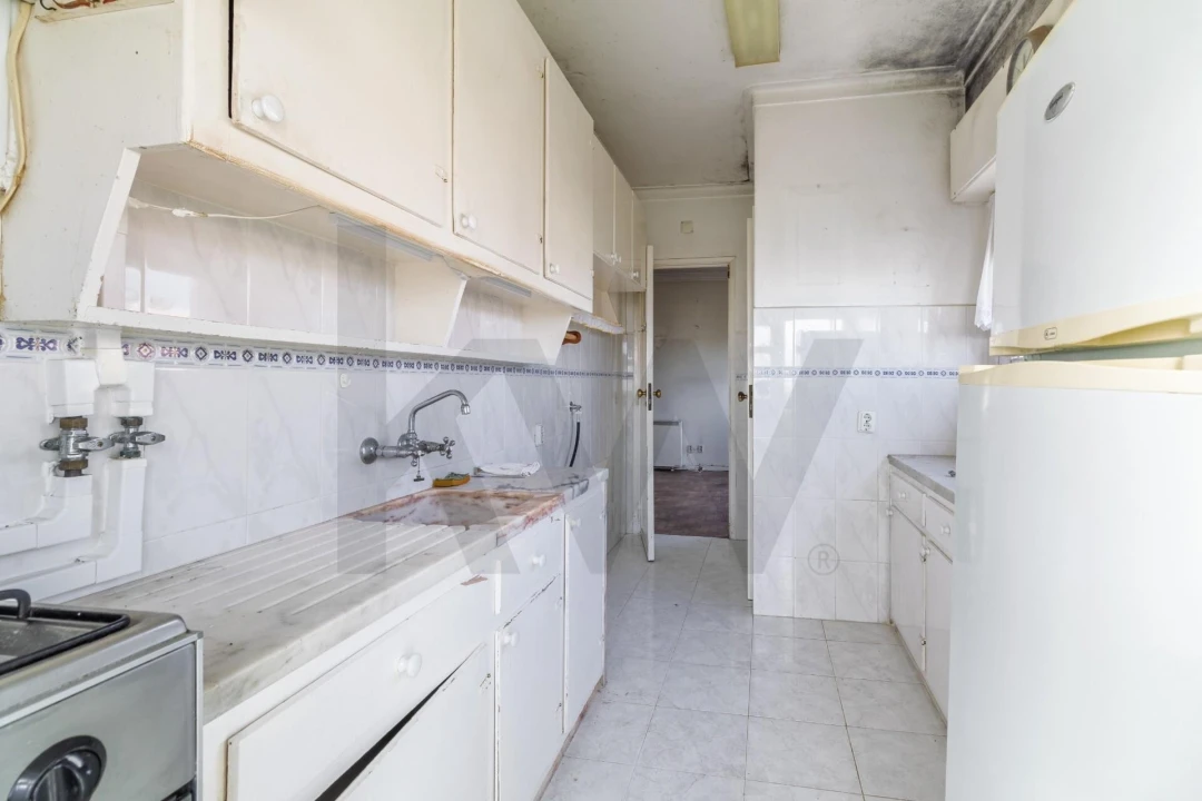 Moradia T6 para Venda em Porto Salvo Foto 37