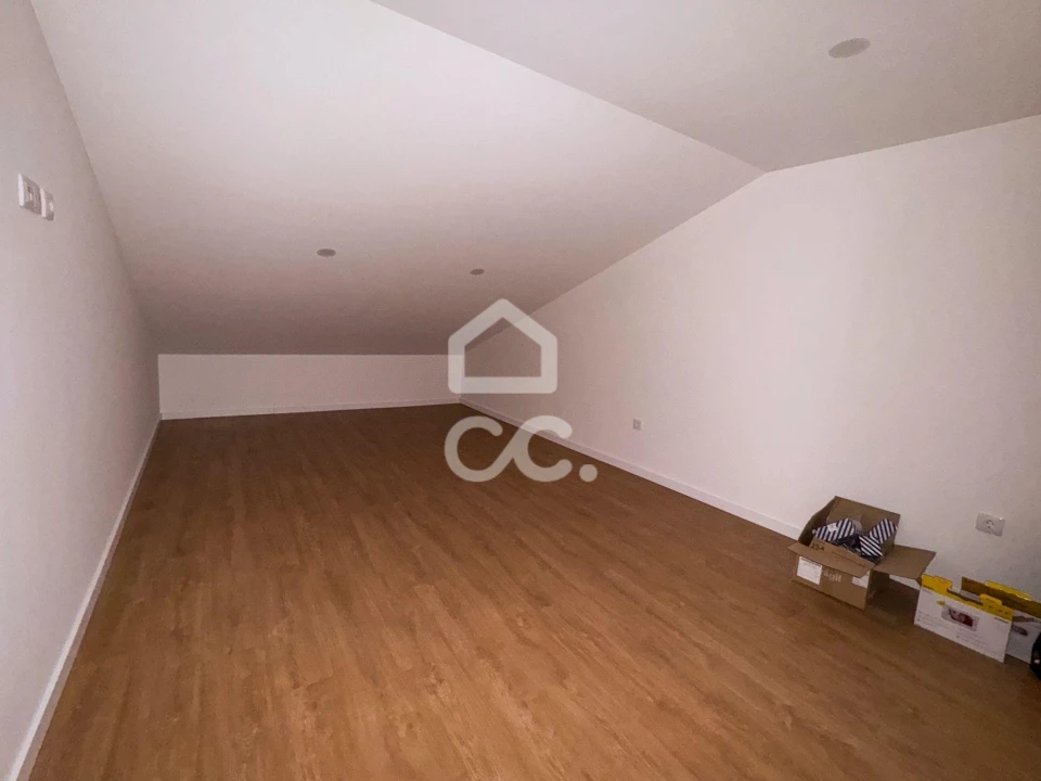 Moradia T4 para Venda em Ranhados Foto 36