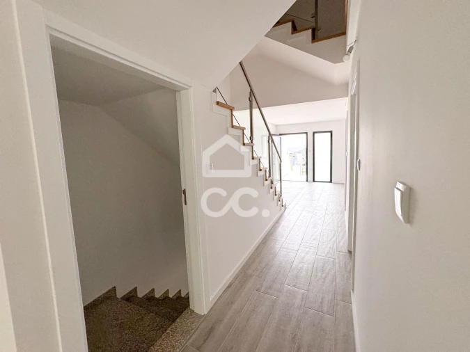 Moradia T4 para Venda em Ranhados Foto 42