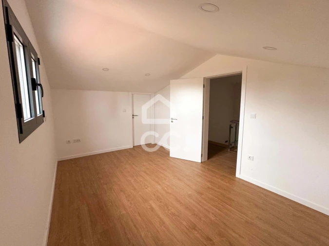 Moradia T4 para Venda em Ranhados Foto 35