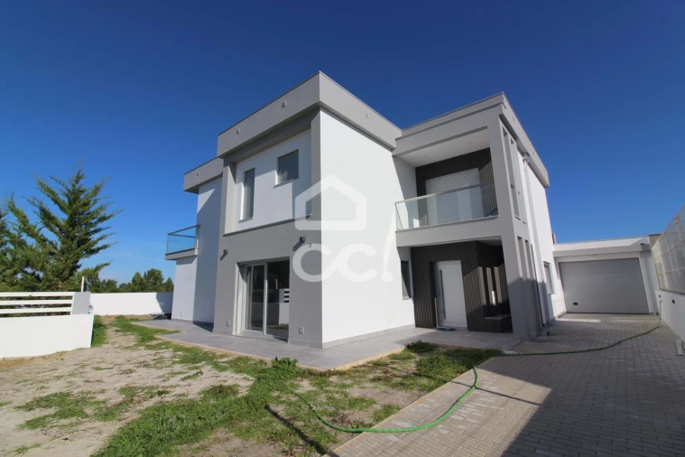 Moradia T4 para Venda em Azeitão (São Lourenço e São Simão) Foto 1